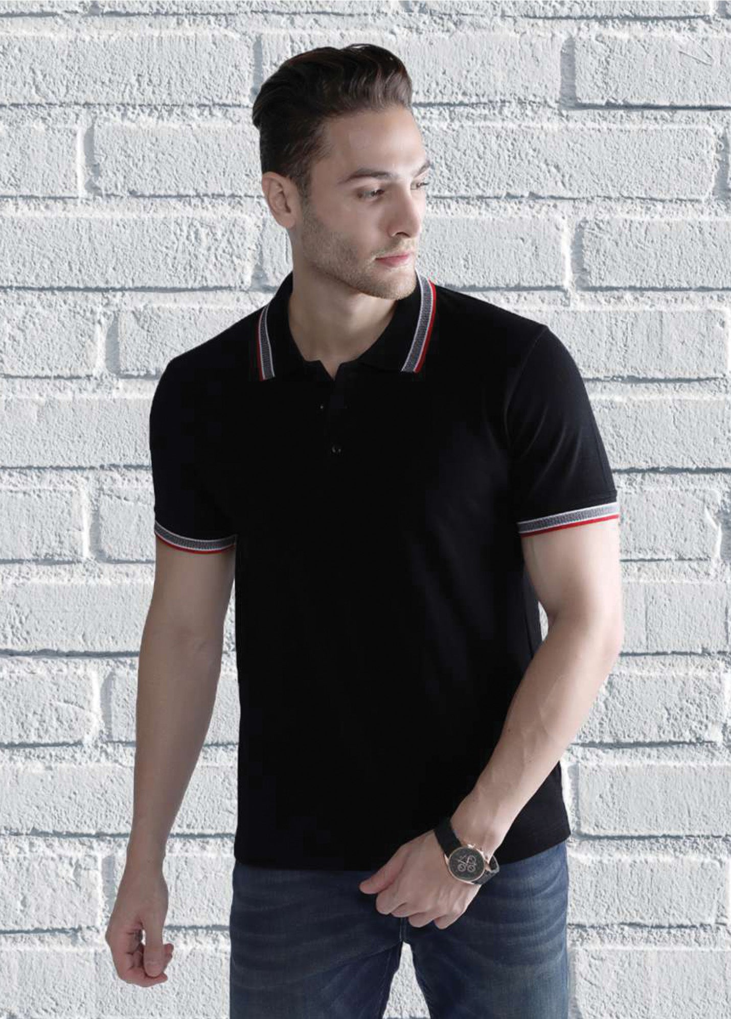 Wild Horn Black with Red Collar T-shirt